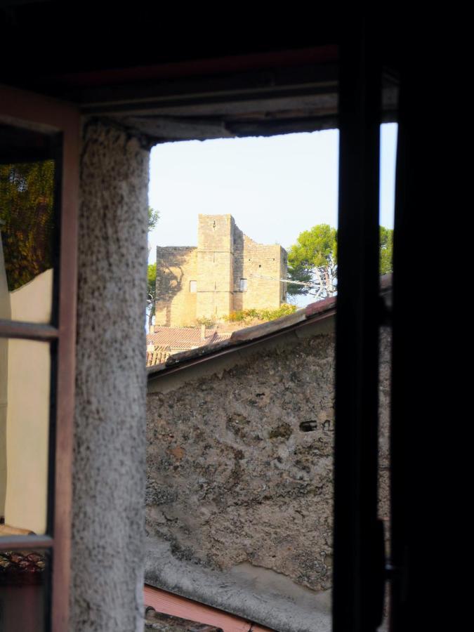 Hotel La Dame Jeanne Cucuron Exterior foto